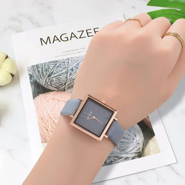 Lyx roséguld Elegant watch Mode Casual Läder Quartz Armbandsur Damklockor för kvinnor White