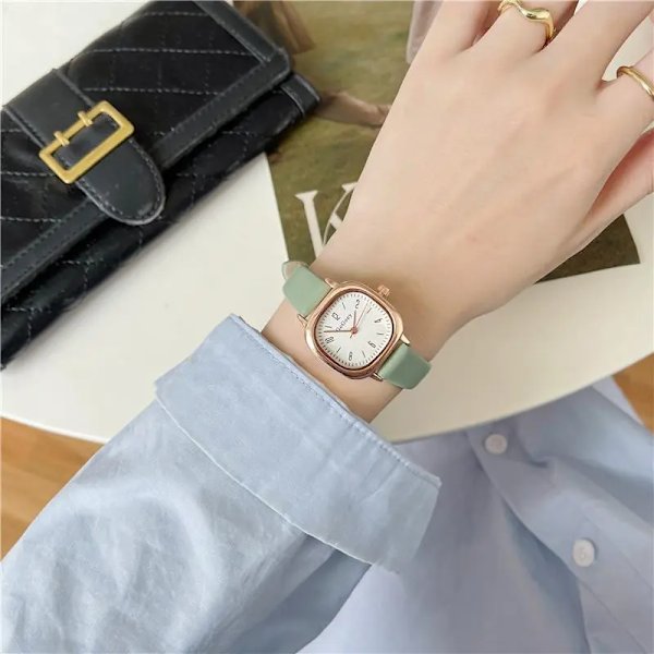 Retro Square Quartz Digital Mini Dial Casual Armbandsklockor Läderrem Fashionabla klocka Vattentät armbandsur för kvinnor Light Green