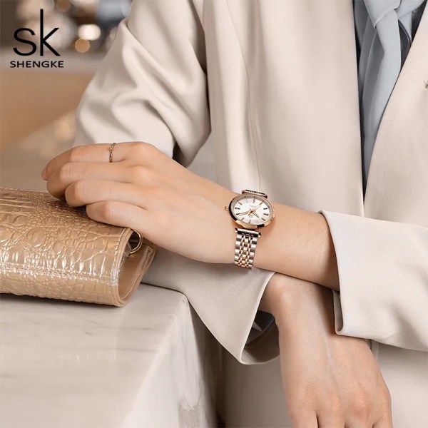 Relogio Feminino Shengke sk Mode Damklockor Rose Golden Rostfritt stål Dam Quartz Armbandsur Dam Färgrik klocka Rose Golden