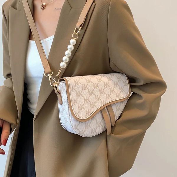 Sadelväska kvinnlig läderväska design lyxväska för kvinna crossbody-väska axelväska underarmsväska sidoväskor för kvinnor Black
