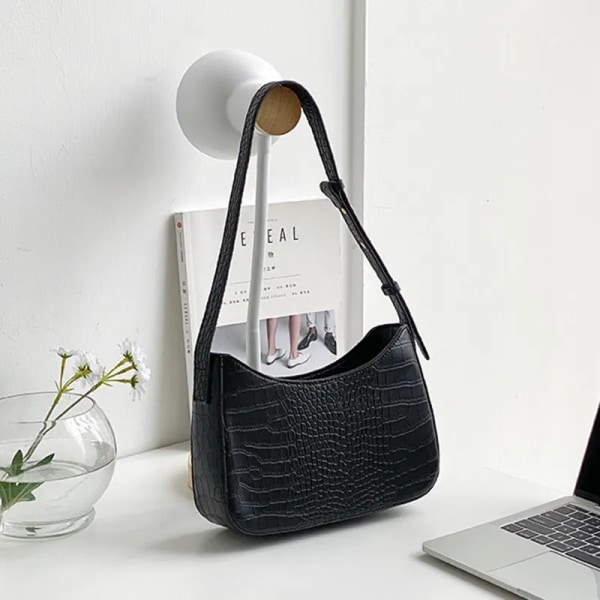 Väskor För Kvinnor Mode Pu Läder Dragkedja Underarm Väska Dam Enkel Design Casual Travel Handväska Bolsas Black A