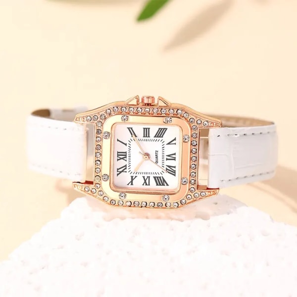 2023 Mode Damklockor för kvinnor Fyrkantiga strass Starry Quartz Watch Dam Casual Vit Läderklocka Watch Mujer White