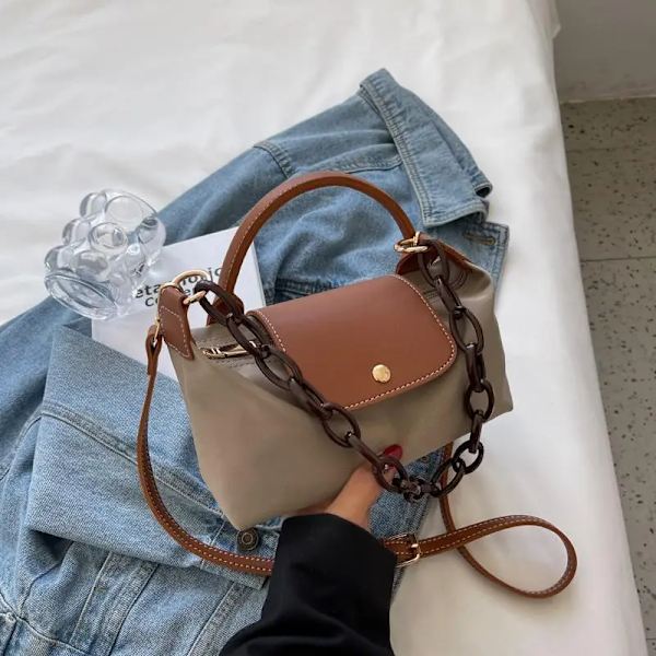 Designerkedja under armarna Damväska Kontrast Liten Crossbody-väskor för kvinnor Casual Canvas Handväska för kvinnor Ny lyx Khaki