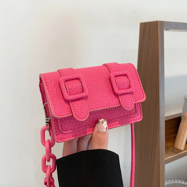 Mini Small Messenger Bag Dam Flicka Kedjeväska PU Läder Märke Designer Handväskor Dam Retro Bältesspänne Crossbody Väskor Rose Red