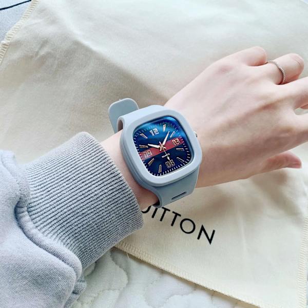 2022 Nytt mode enkla damklockor Watch Silikonarmband Quartz Watch för flicka Kvinnlig Relogio Feminino Zegarki Red