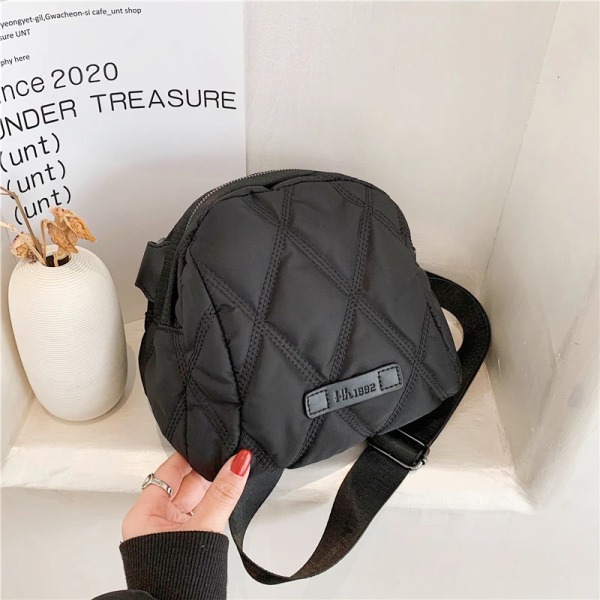 Dam Nylon Quiltad Rymlig Svart Handväska Dam Söt Vinter Trender Smart Telefon Essential Bärbar Zippy Everyday Crossbody Bag Black