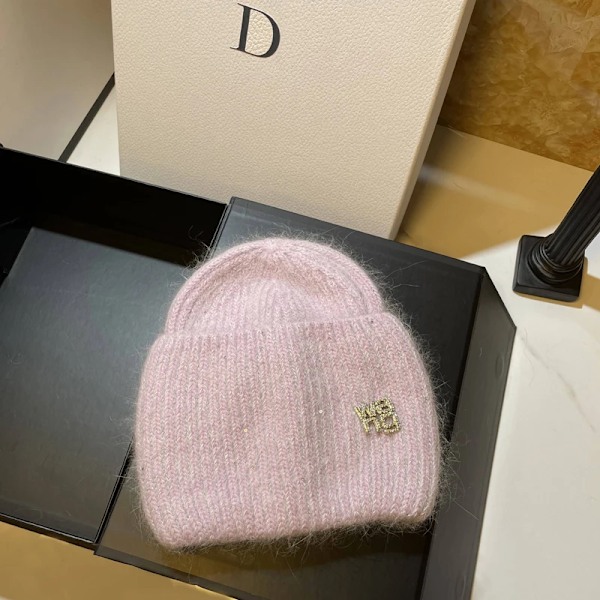 Ins Solid Shiny Color Beanies SkulliesLetter Kvinna Fluffig Vinterhatt För Matchande Varm Mjuk Present letter logo22