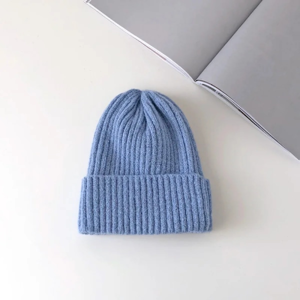 Ny SolidBeanie Stickad Varm Mjuk Trendig Vintermössa Enkel Koreansk Stil Kvinnor Casual Keps Elegant All-Match Beanie light blue