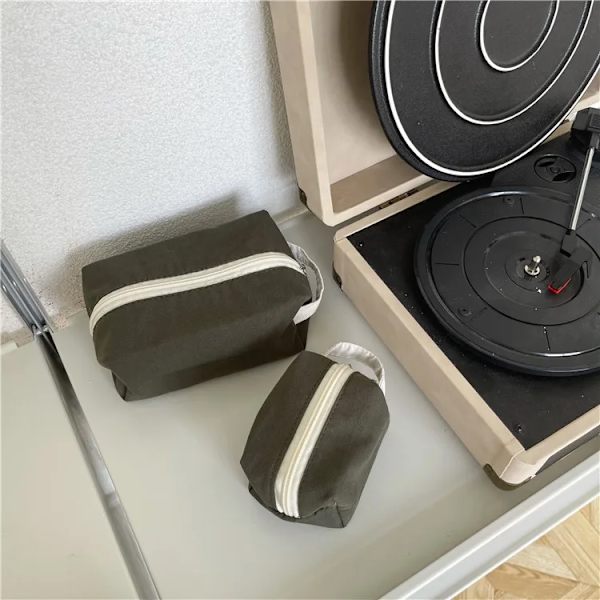 Koreansk sminkväska för kvinnor Bärbar kosmetisk förvaring Toalettväskor Kvinnlig skönhet Case Organizer Clutch Army Green L-17x8.5x11cm