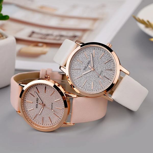 2022 Ny watch Kvinnor Mode Casual Läderbälte Klockor Enkel Dam Liten Urtavla Quartz Clock Klänning Armbandsur Reloj Mujer Red