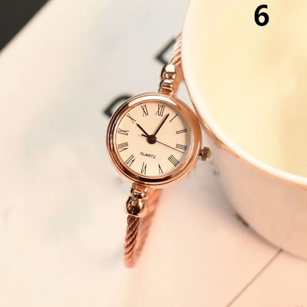 Litet guldarmband Lyxklockor i rostfritt stål retro damkvartsarmbandsur Mode Casual Watch Size 3