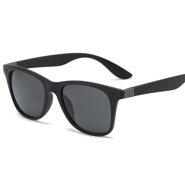 1 ST Klassiska polariserade solglasögon Herr Dam Märkesdesign Körning Fyrkantig ram Solglasögon Man Goggle UV400 Gafas De Sol B