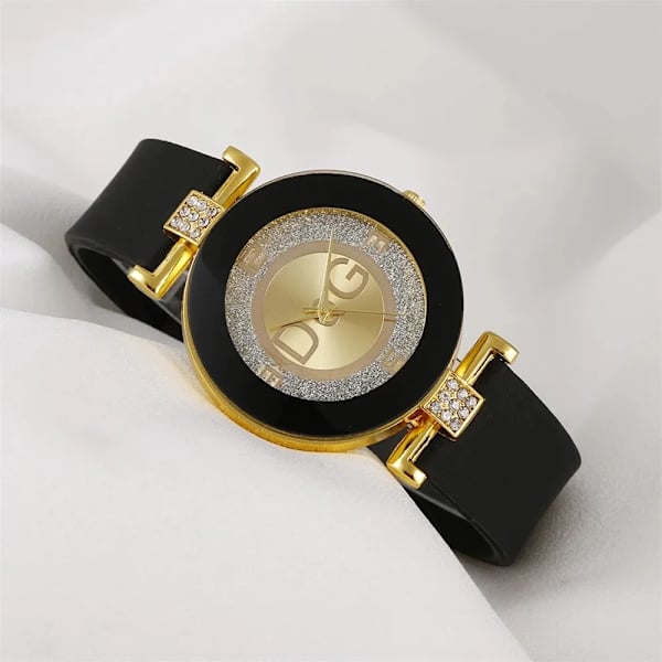 Enkla Svart Vit Kvarts Klockor Dam Minimalistisk Design Silikonarmband Armbandsur Big Dial Dammode Creative Watch 2022 Red