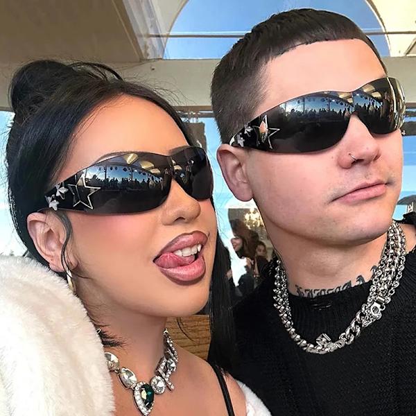 Femuddig stjärna Rhinestone båglösa Y2K solglasögon Kvinnor Män Trendiga 2023'S Wrap Around Solglasögon Punk One Piece Goggles Silver