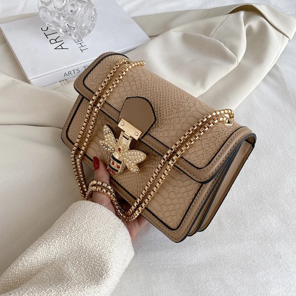 Bee Pu Läder Crossbody-väskor för kvinnor Kedjor Axelremsväska Kvinnliga Damväskor Sling Lyx Handväskor Designer Dark Khaki