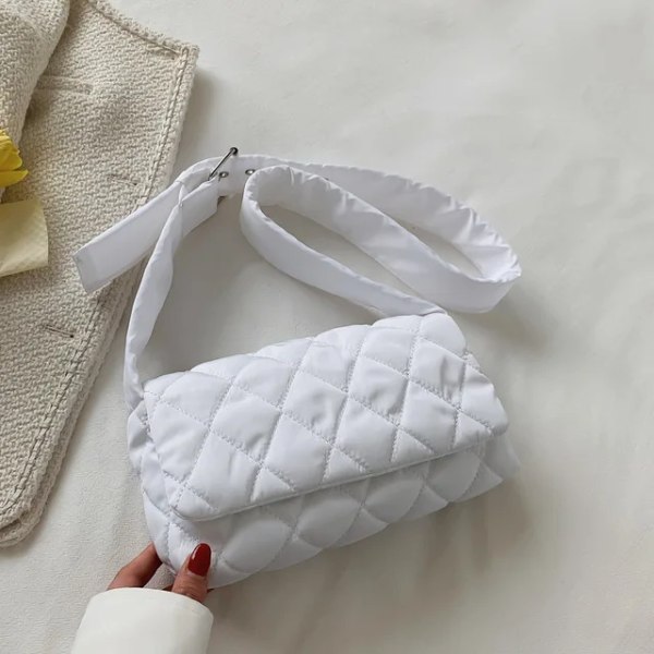 Vinterutrymme bomullshandväska kvinnlig Axelväska med stor kapacitet Lyxig glänsande nylon tygväska Vinter Ny Crossbody-väska Tygväskor white   -2 as detailpage