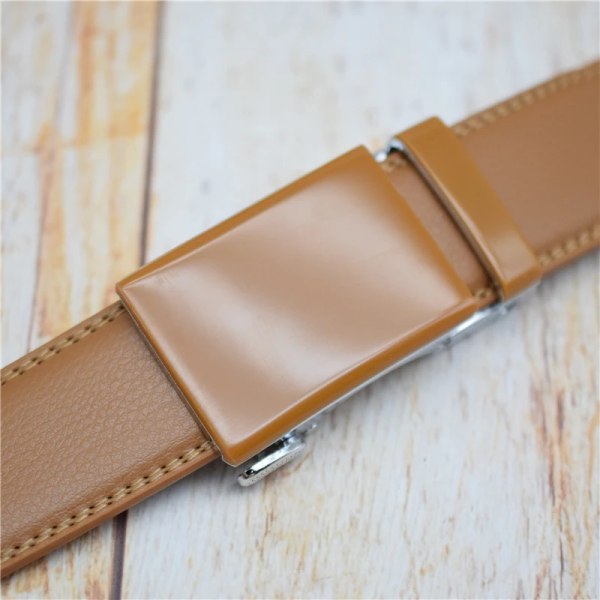 Koläderbälte för män Svart/blått/vitt/brunt/rött Automatiskt spänne Designerbälte Moderiktigt byxbälte Lyxigt märkesbälte Brown 100cm