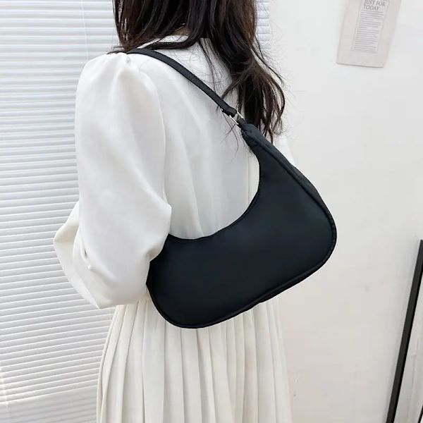 Damväskor Armhåla Axelväska Liten axelväska Nylon Underarmsväskor Clutch Dam Hobos Simple Handväskor Bolso Feminina Blue