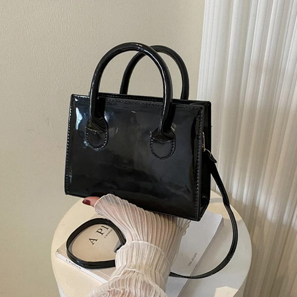 Mode fyrkantiga handväskor för kvinna Nya enfärgade axelväskor Ljus hud Crossbody-väskor Hot Sell Casual Portmonnage och väskor Black 20.5x7.5x15 cm