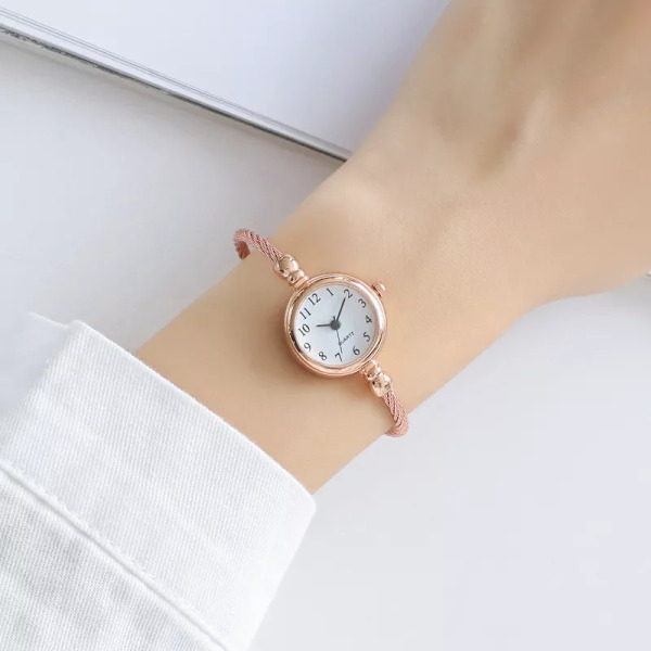 Litet guldarmband Watch i rostfritt stål Retro Dam Quartz Armbandsur Mode Casual Damklockor AC4