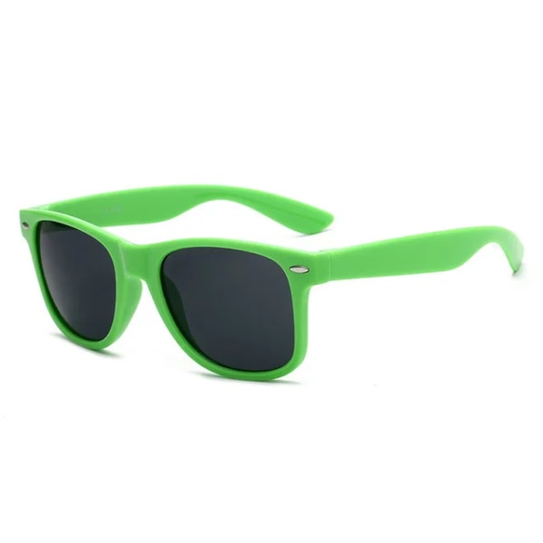Vazrobe Vita Solglasögon Dam Man Klassisk Design Solglasögon i plast för vuxna Röd Svart Gul Lila Båge Green