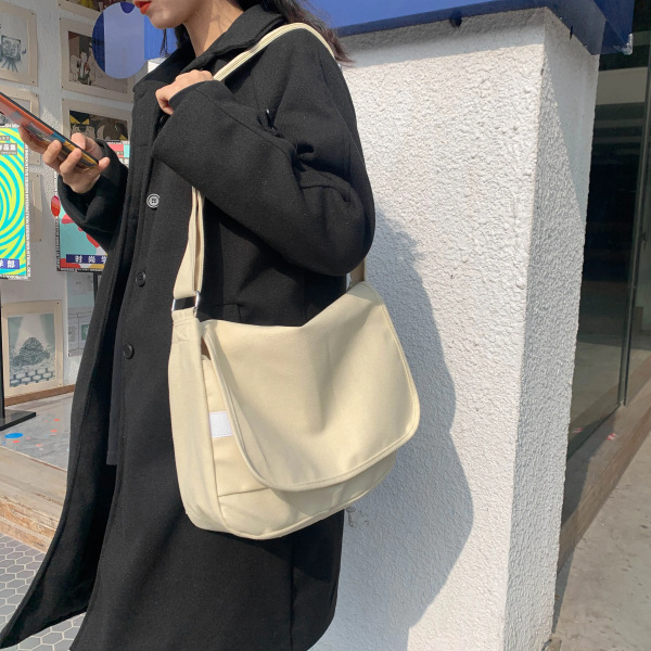 Enfärgad designermode axelväskor för kvinnor Hög kvalitet Canvas Crossbody-väska för damer Casual Ung student skolväska White (30cmMax Length50cm)