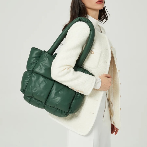 Mode Stora tyg Vadderade handväskor Designer Quiltade Kvinnor Axelväskor Lyx Nylon Dun bomull Crossbody Väska Vinterväska Khaki