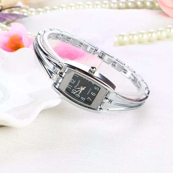 Nyaste armbandsur för kvinnor Mode rostfritt stål damklockor Quartz kvinnlig klocka Reloj Mujer klockor silver black