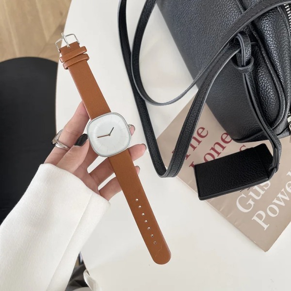 Premium Square Watch Dam Enkel Design Mode All-match Watch Damklockor för kvinnor Quartz Damklockor Femme Luxury khaki