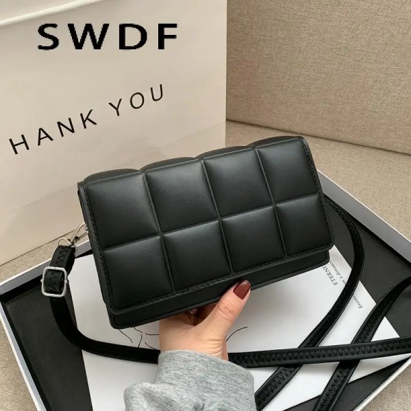 SWDF Ny vår Ny trend Wild Axelväska Mode Rutväska Dam Dam Design Messenger Liten fyrkantig väska Lyxig handväska Dark Gray