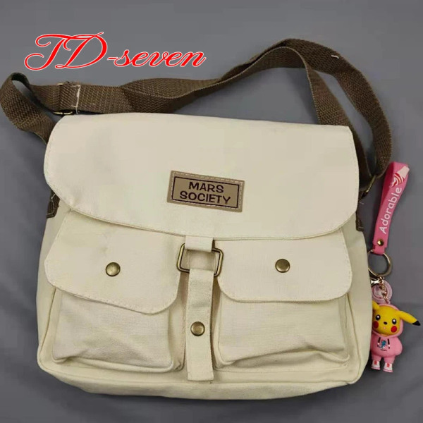 Canvasväska för kvinnor Japanska avdelningen Harajuku Windsuit Messenger Bag Kvinnliga koreanska studenter Axelväskor as picture 5 pendant 28cmx23cm