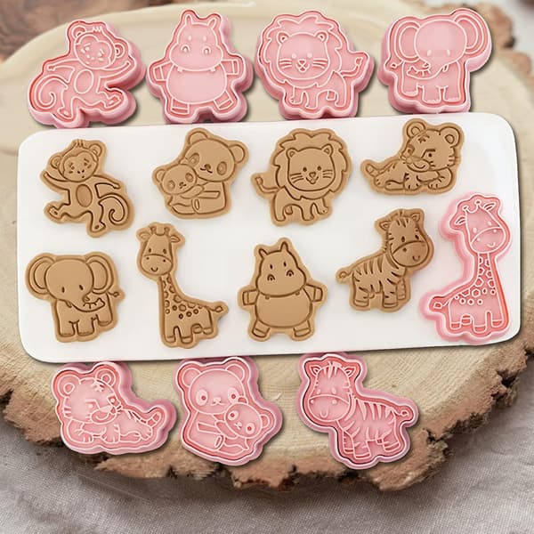 [zd]Djurstansar med stämpel, 8 st. 3D-djurstansar för kex, fondant, ost, bakformar