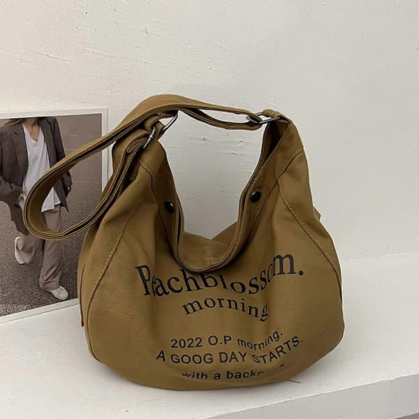 Mode Brevtryck Axelväskor Kvinnor Casual Studenter Klass Stor Kapacitet Messenger Tote Väskor Crossbody Väska Beige Beige
