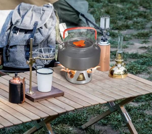 Bærbar mini-spritbrænder i messing med vindafvisende aluminiumsstativ og fløjlspose til backpacking, vandring, camping og overlevelse, bronze