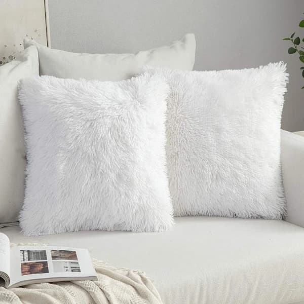 2-pack fluffig kudde i fuskpäls. Örngott 43X43cm Vit