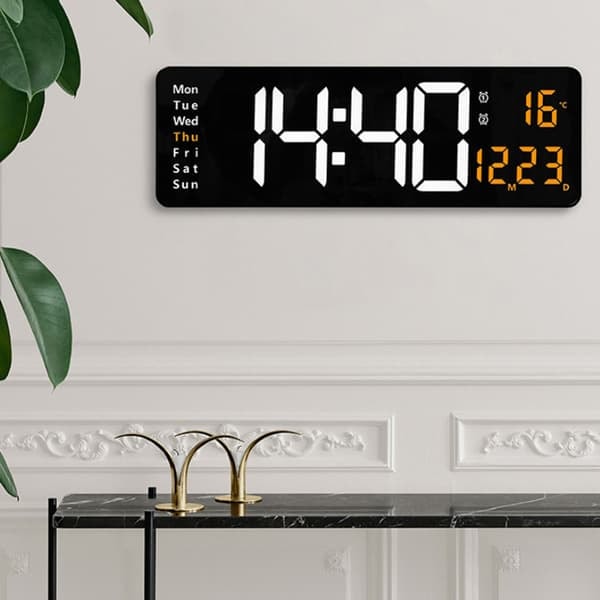\"QD\" Stor digital väggklocka 38 cm – med temperatur, datum och fjärrkontroll