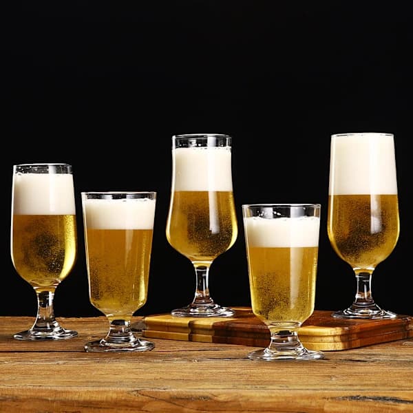 4 kpl Olutlasit jalalla, 35 CL 400ml