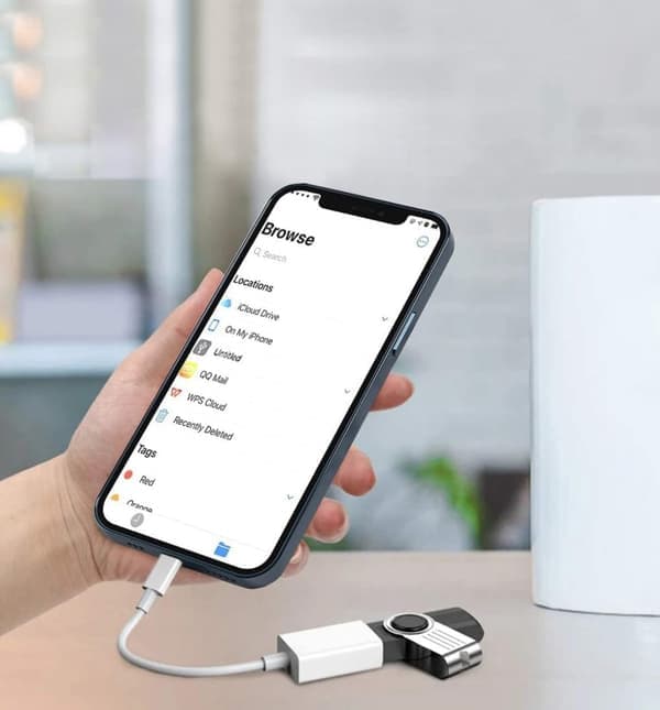 Adapteri USB:hen - USB 2.0 Naaras Lightningiin - OTG
