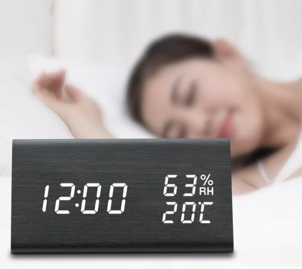 LED Väckarklocka i Trä, med Temperatur och Luftfuktighet