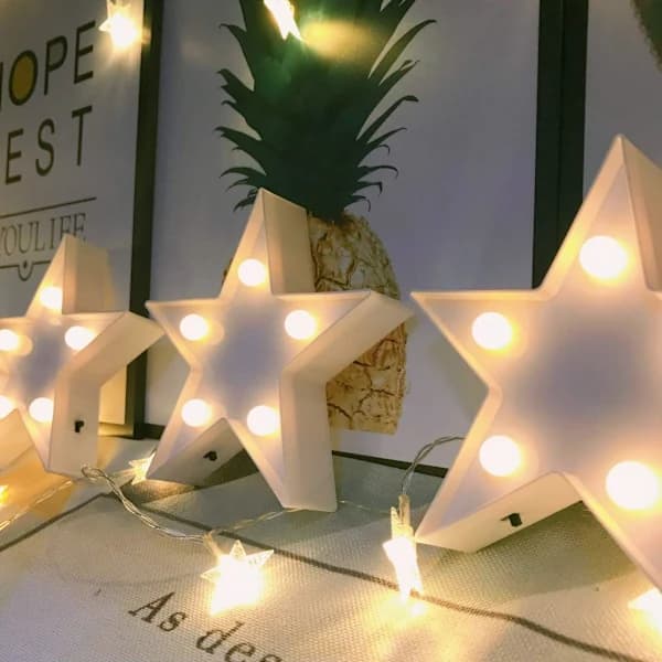 LED-stjerne i plast, nattlampe, veggdekorasjon til jul