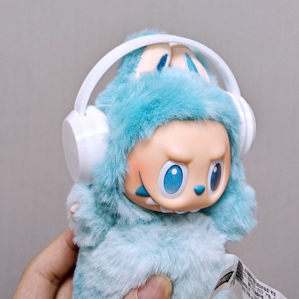 /QU/Labubu Kläder Lämpliga för En Två Tre Generationer Labubu att Bära (endast kläder, exklusive dockor) White headphone