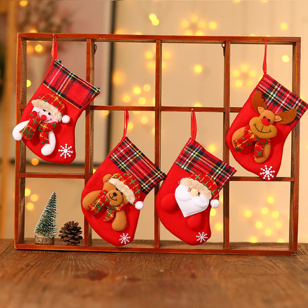 QQ-4 st julstrumpor, 3D tomte julstrumpor presentförpackning