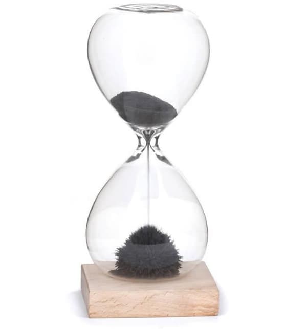 Timeglass med magnetisk sand - 16 cm