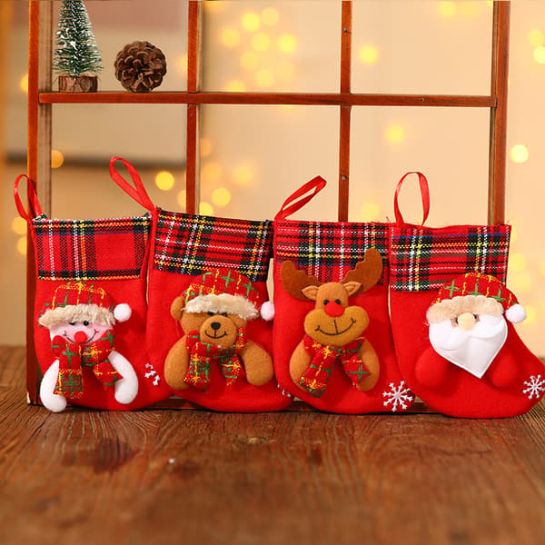 QQ-4 st julstrumpor, 3D tomte julstrumpor presentförpackning