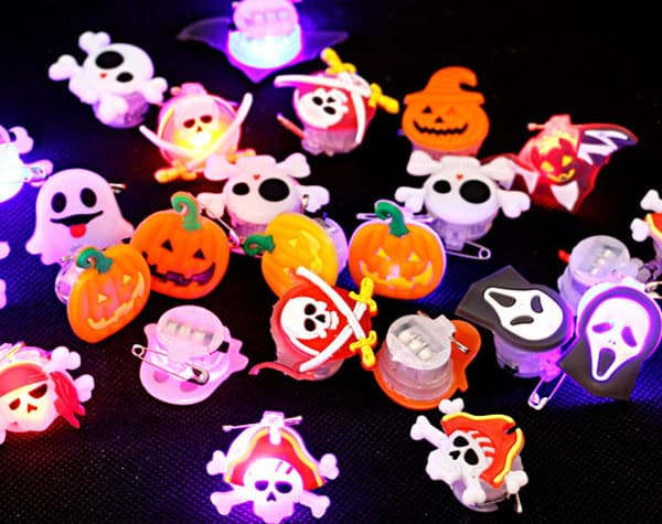 QQ-Halloween - lysende broche - lysende broche - 3-pak - Cosplay MultiColor