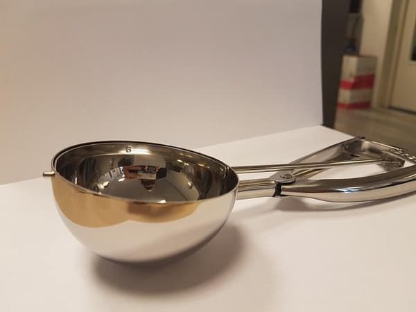 Weis isske i rustfrit stål 23 cm stor isske til perfekte iskugler og portionering af ris og kartoffelmos sølv