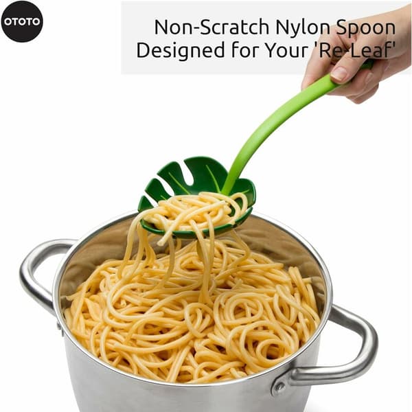 Spoon, kitchen utensil for cooking, baking and mixing (green)