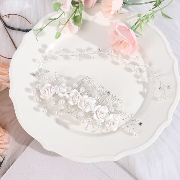 Bryllupsblomster Hårtilbehør Perlehårkam Tiara Brud Hodeplagg Hvit one size
