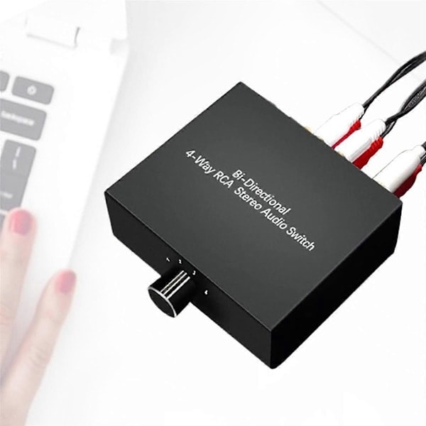 \"QD\" 4-porters toveis R L Audio Switcher Boks Audio Rotasjonsbryter Plug and Play Audio Splitter for