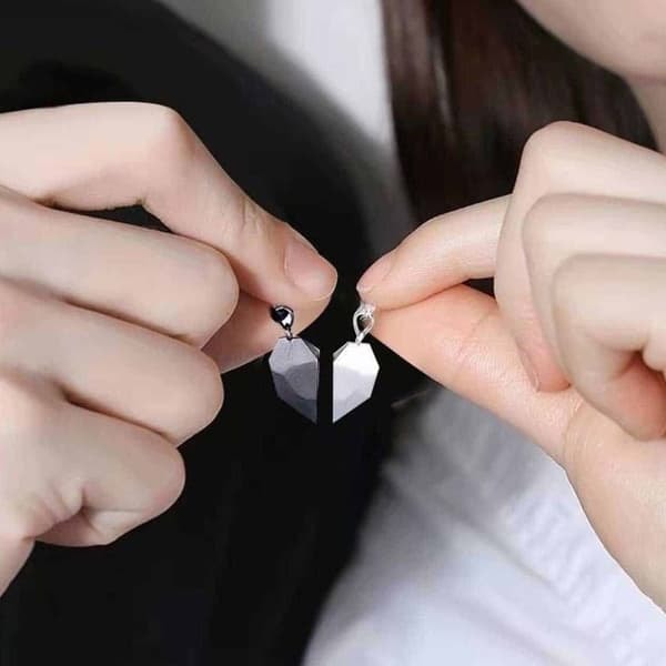 Parikaulakoru Magneettinen Sydän – Musta ja Hopea_qq